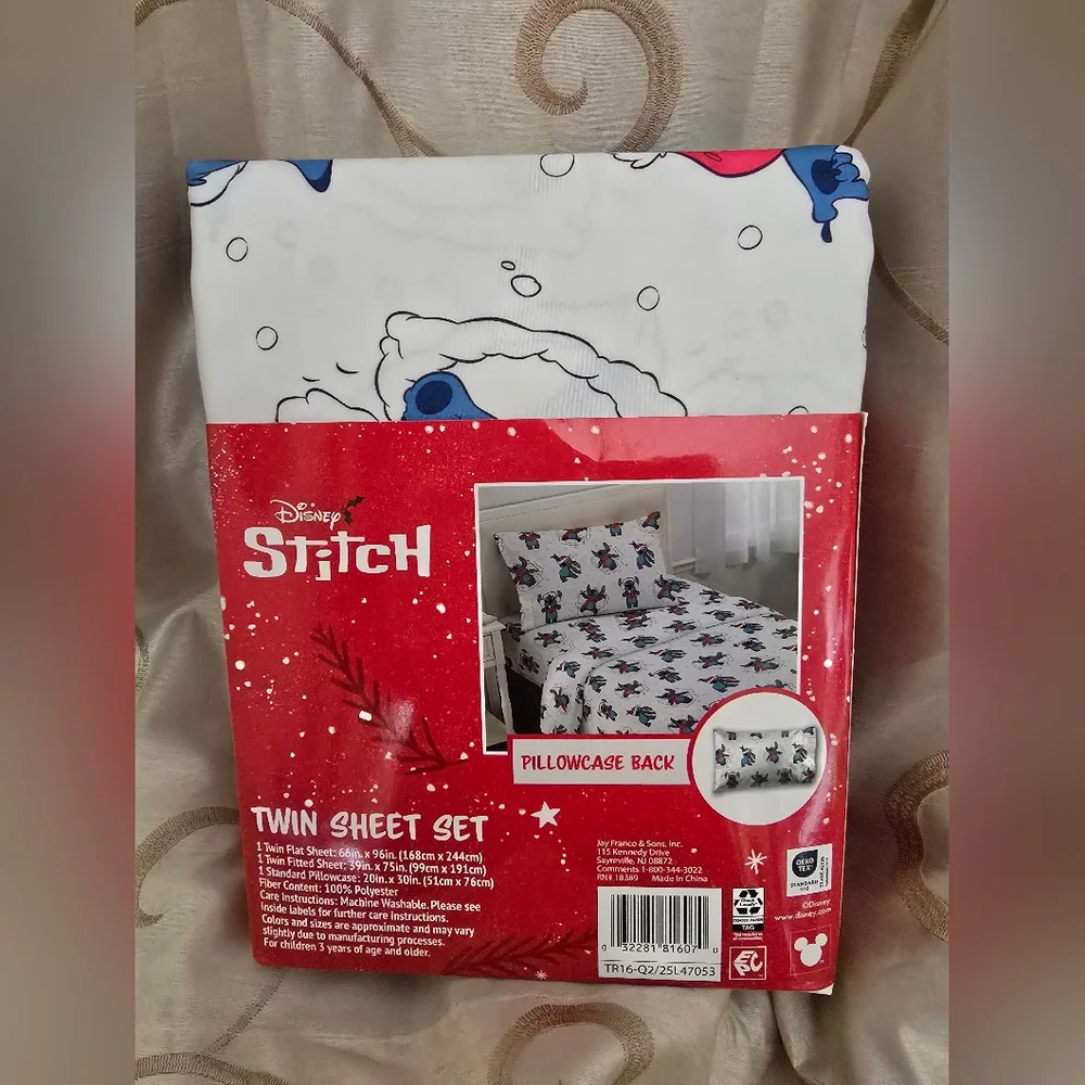 NWT Lilo & Stitch Holiday Twin Sheets